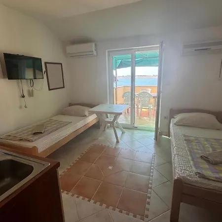 By The Sea Povljana, Pag - 3316 Appartement Povljana